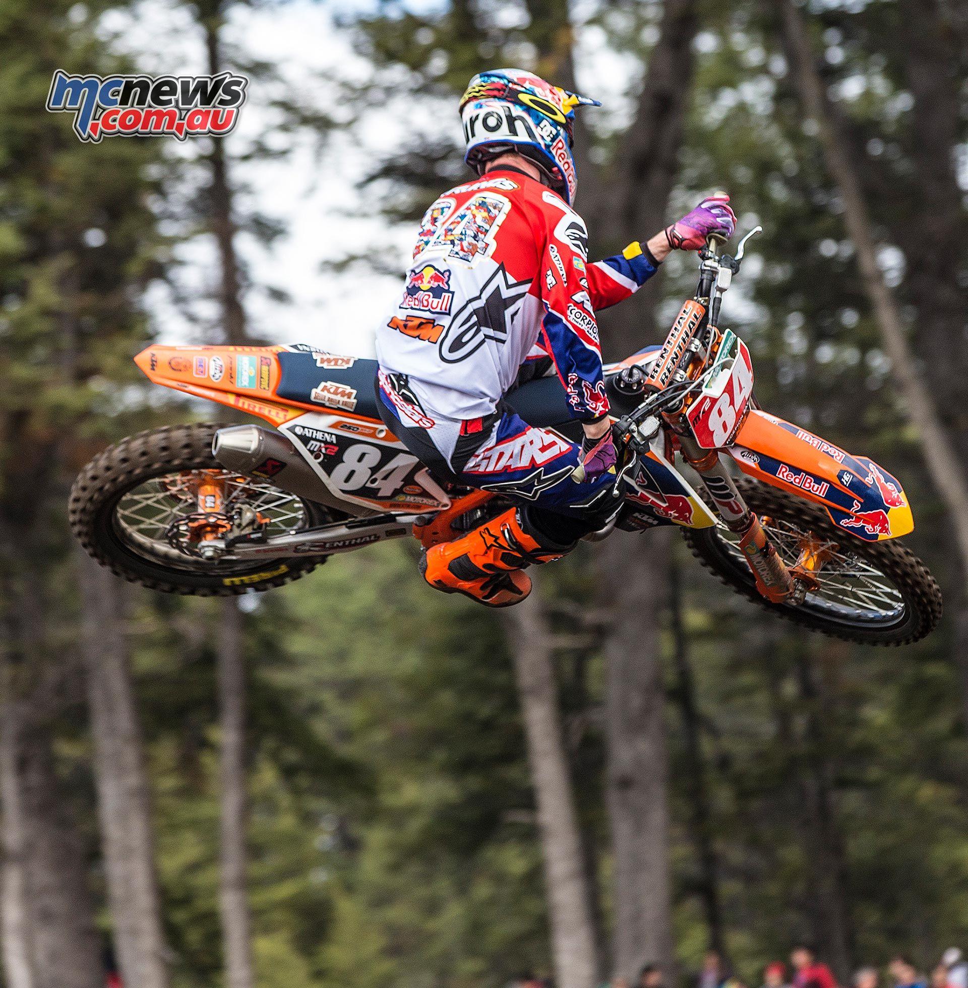 Jeffrey Herlings signs with KTM through 2020