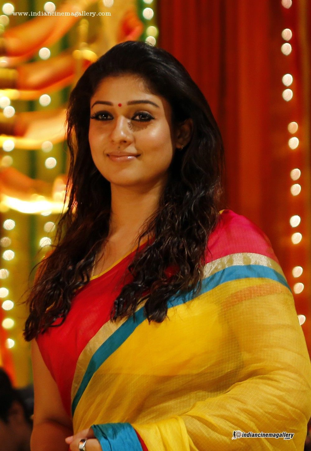 Nayanthara Saree Wallpapers Wallpaper Cave