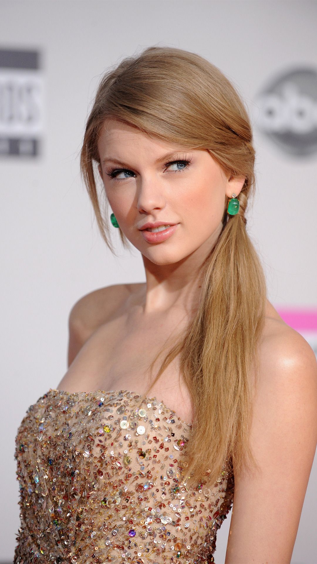 Taylor Swift Phone Wallpaper