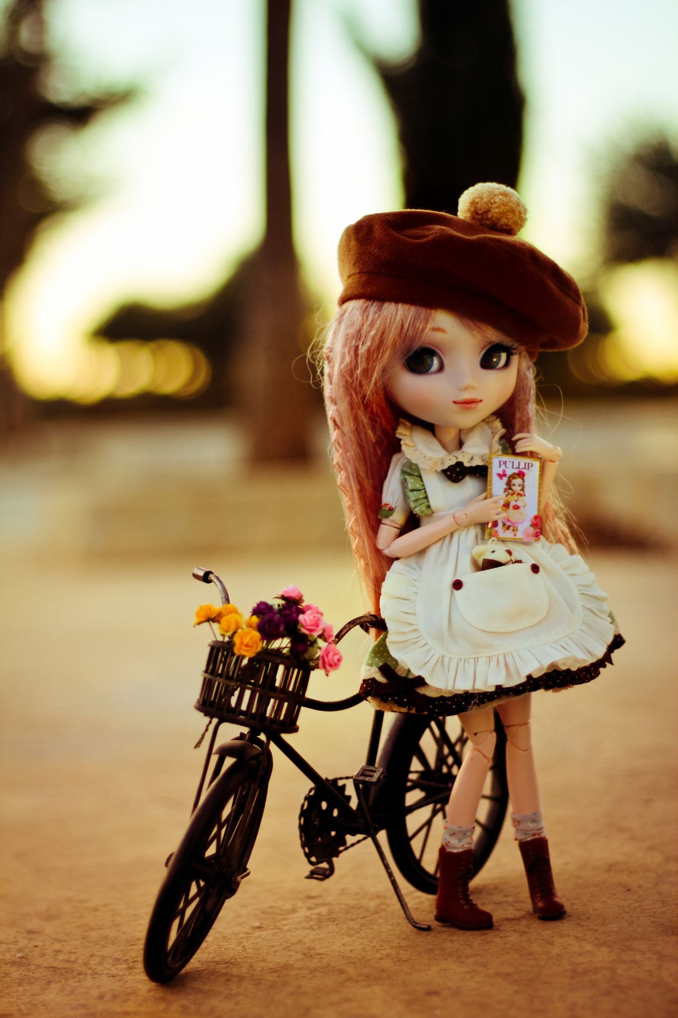I love the model of her. Her pose inspires me to get a doll bike for my Pullip and family. Cute cartoon wallpaper, Cute baby dolls, Baby girl drawing