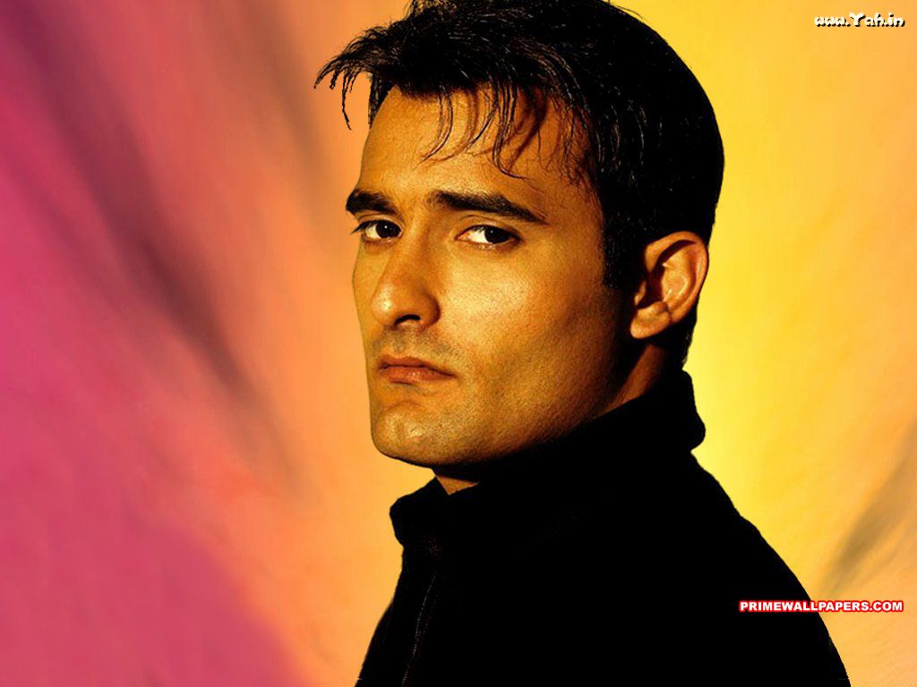 Wallpaper of Saif Ali Khan & Akshay Khanna in RACE / Race - Bollywood Photos