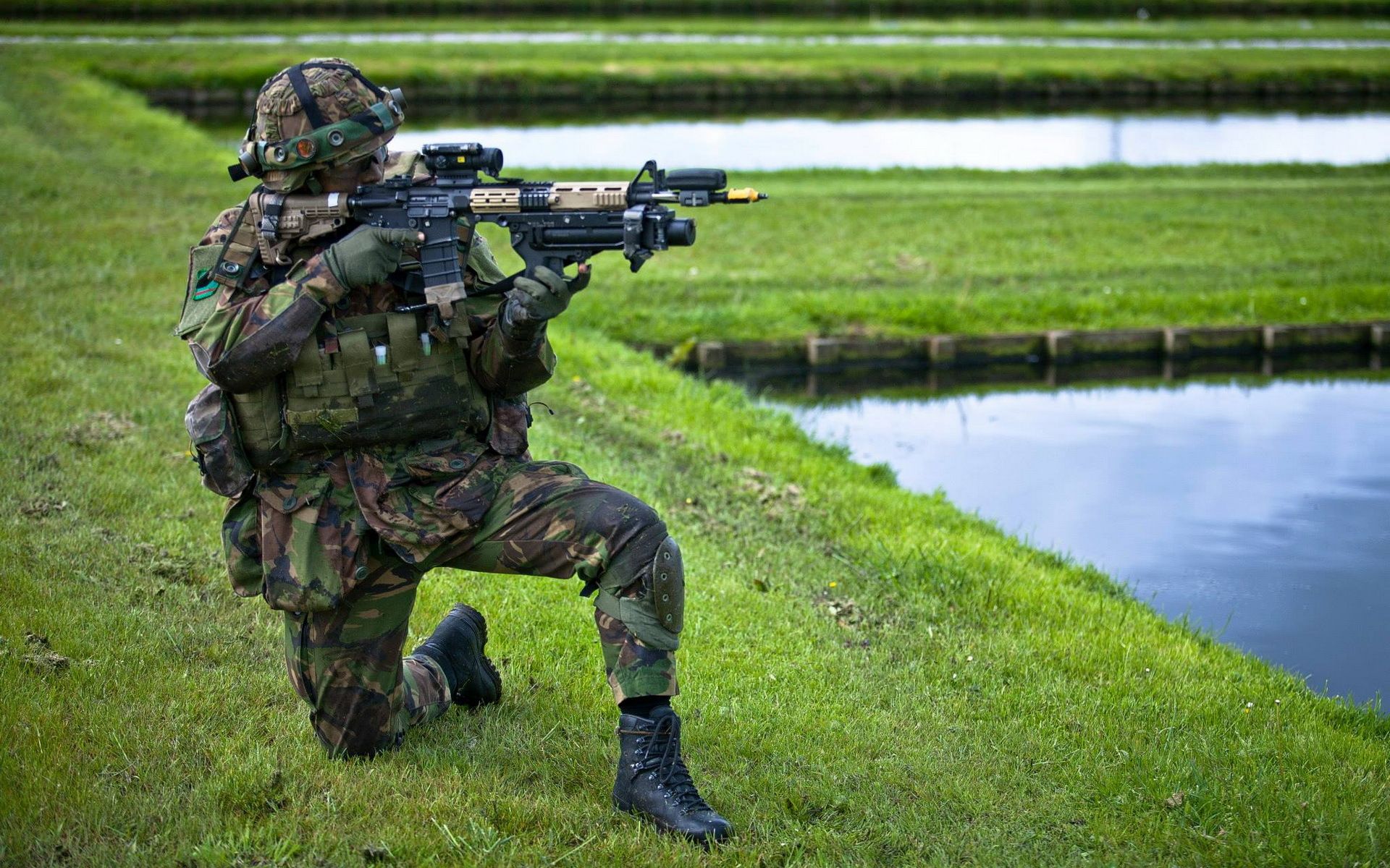 Royal Netherlands Army Soldiers Wallpaper