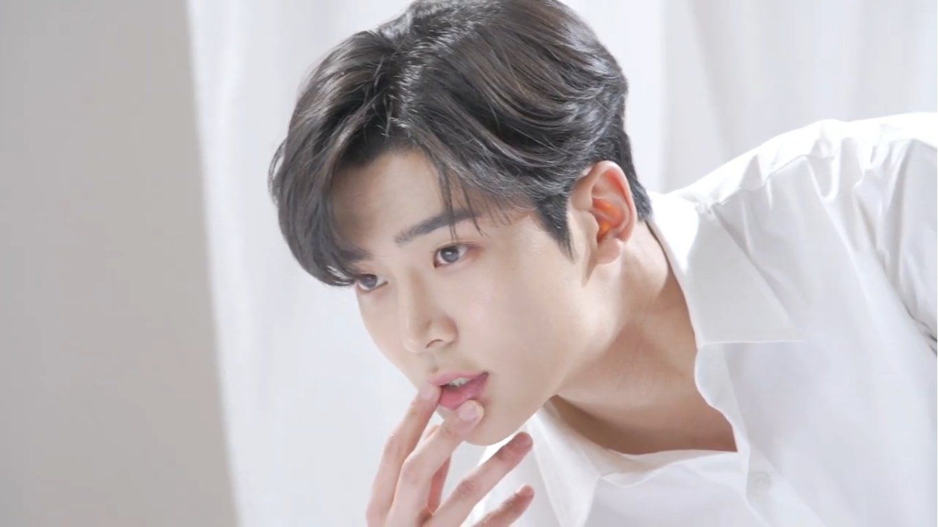 SF9's Rowoon Shows Flawless Charms As Newly Selected Global Model Of Cosmetics Brand Klavuu