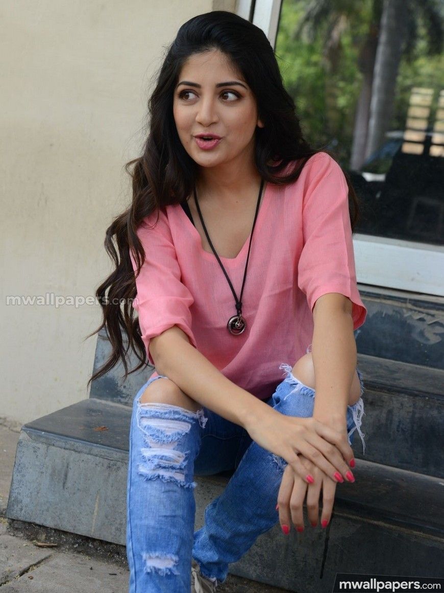 Poonam Kaur Beautiful HD Photo (1080p) (870x1160)