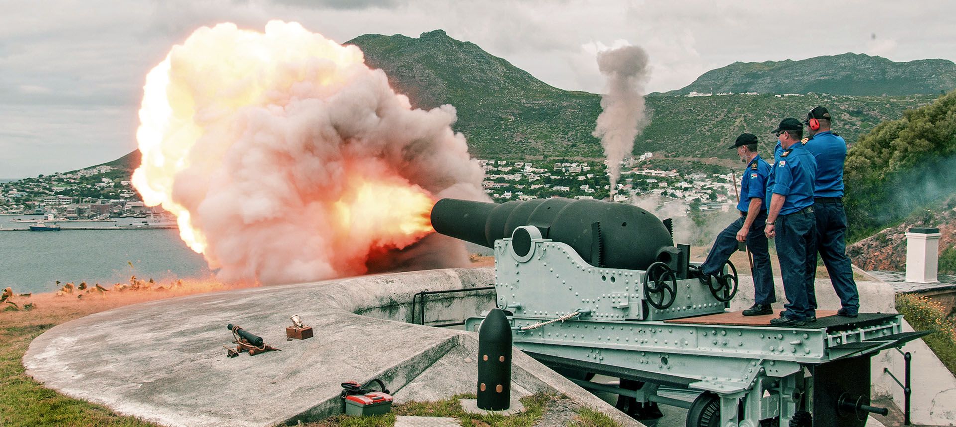 Freedom Day: Firing Of 9 Inch Muzzle Loading Cannon