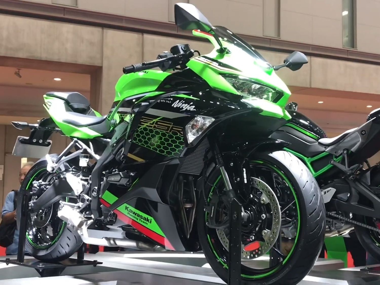 Kawasaki Ninja ZX 25R First Look