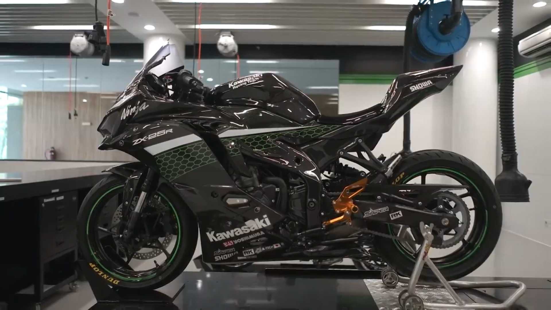 Kawasaki Indonesia Shows Us How To Modify A ZX 25R For The Track