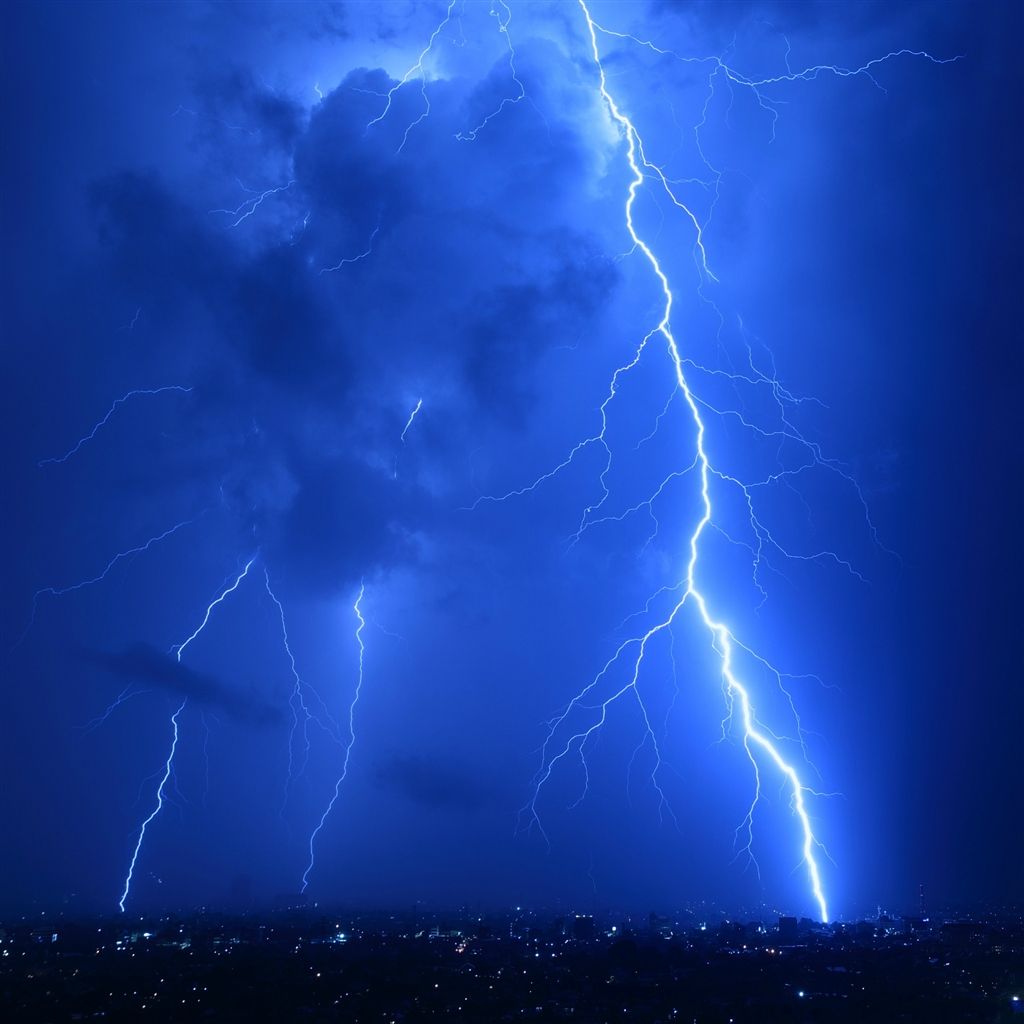 Cool Lightning Strikes iPad Air Wallpaper Free Download