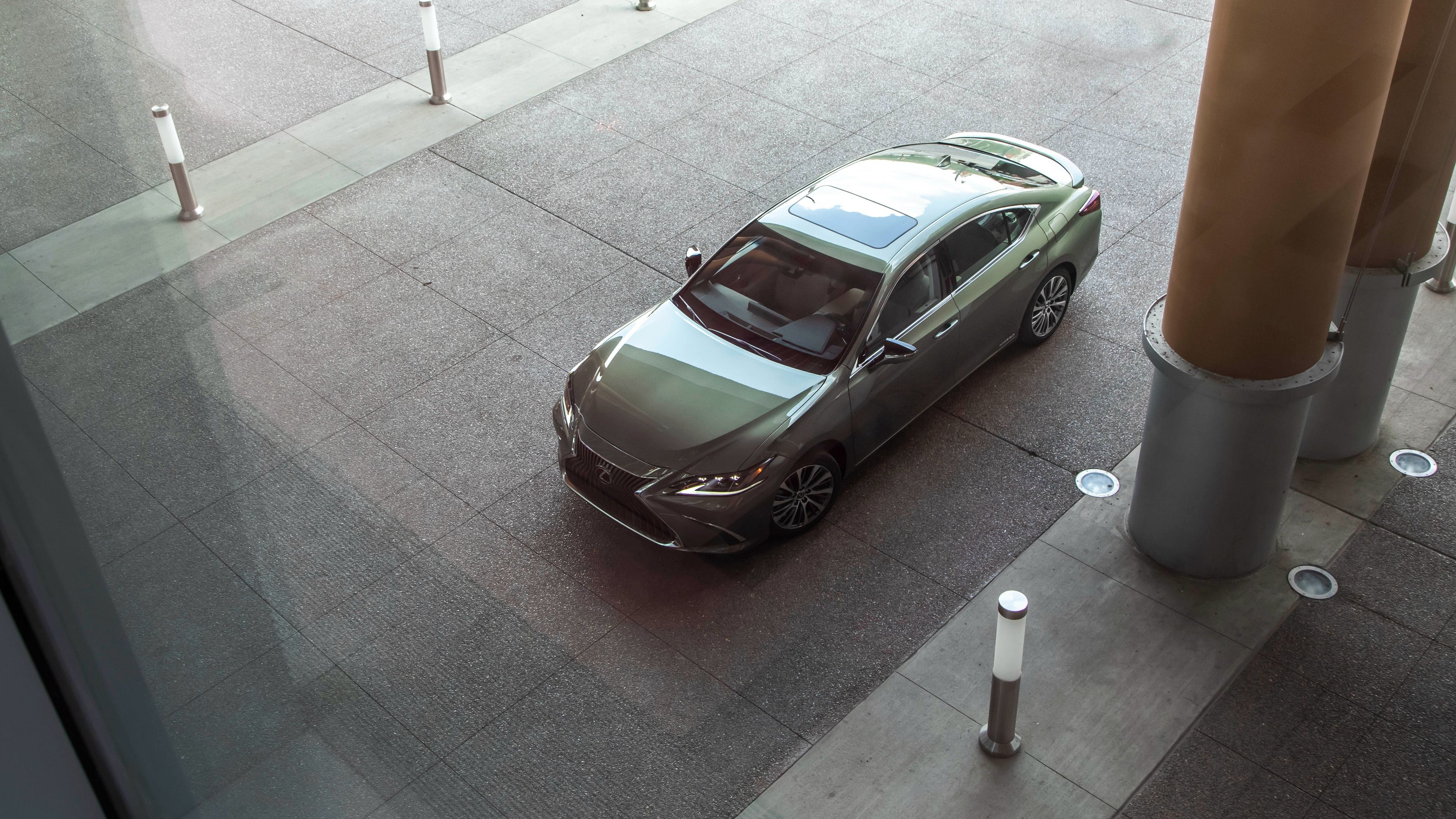 Lexus ES 300h 4K 5 Wallpaper. HD Car Wallpaper