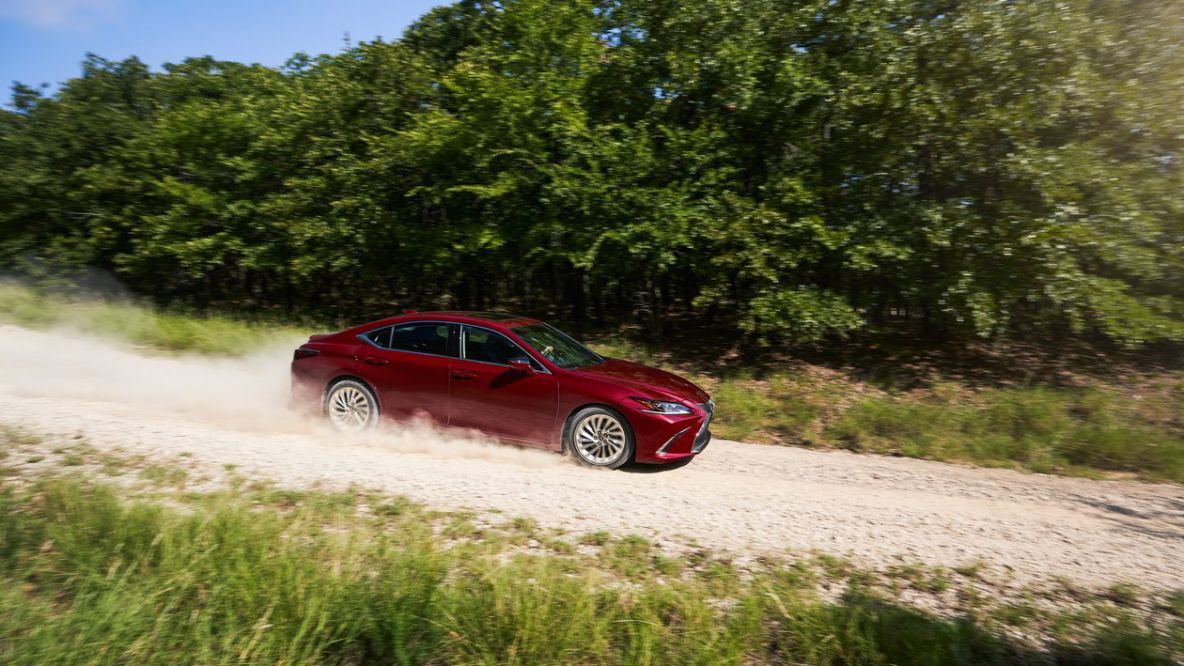 Lexus ES Adds AWD, a New Four, New Black Line