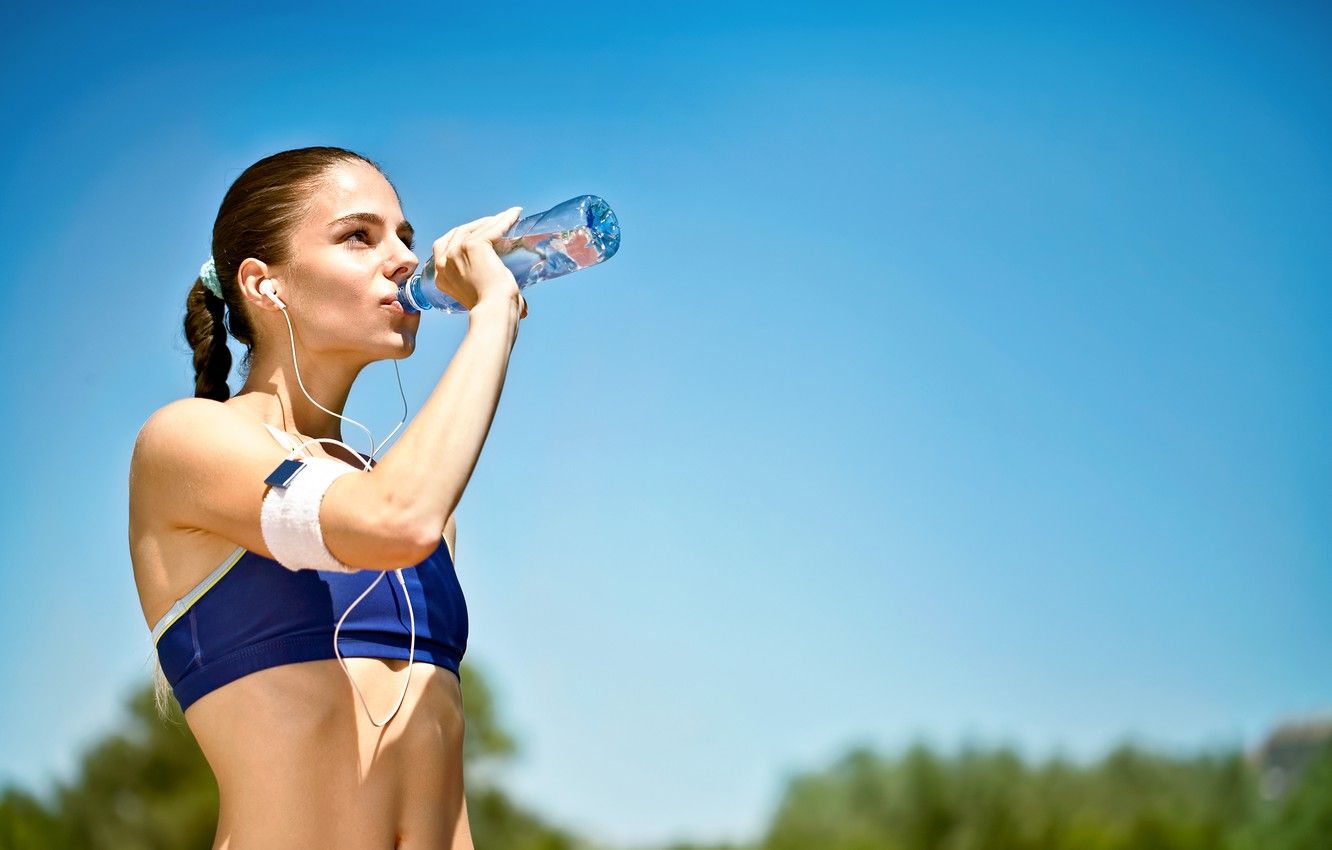 Wallpaper woman, mineral water, outdoor activity, hydration of the sportsman image for desktop, section спорт