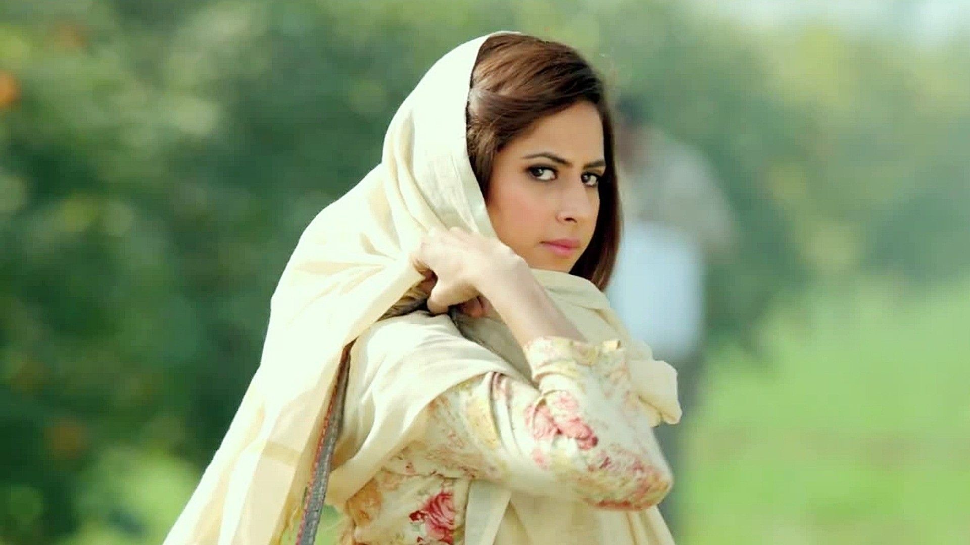 Lahoriye Sargun Mehta Wallpaper 16765