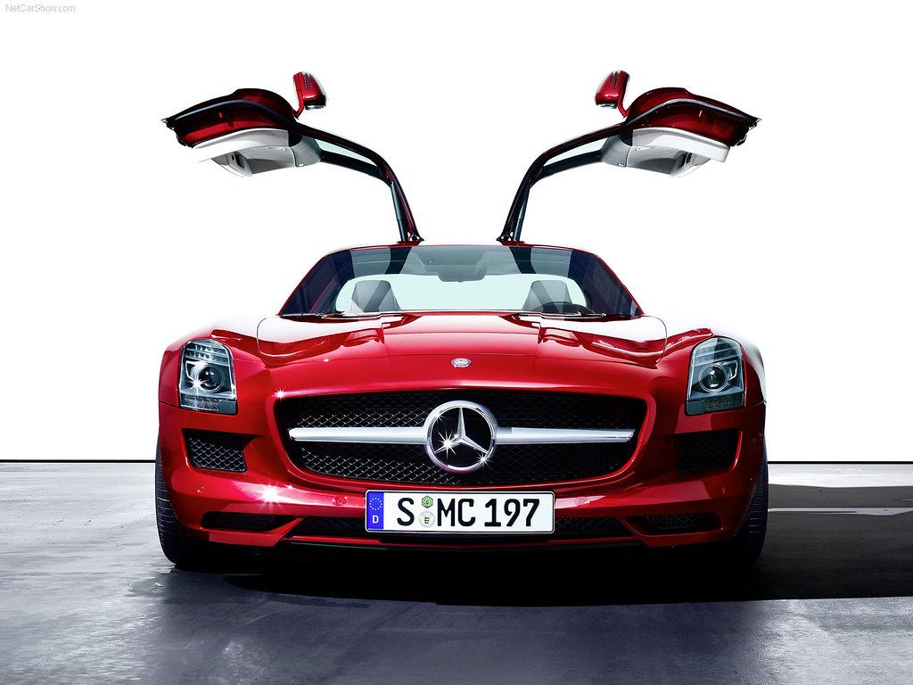 Mercedes Benz SLS AMG wallpaper