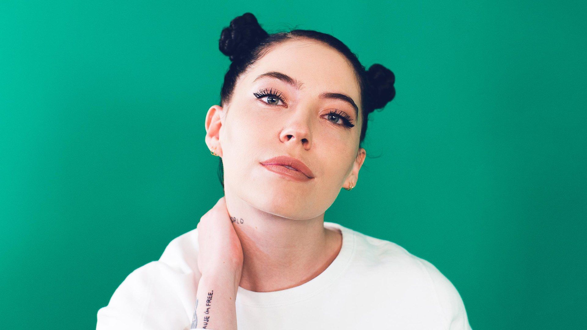 Bishop Briggs On Her First American Dating Experience.