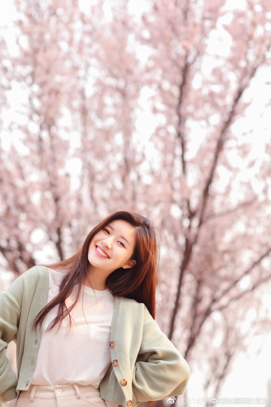 Zhao Lusi Photohoot ; Zhao Lusi. Girl photography poses, Bride photohoot, Cute korean girl
