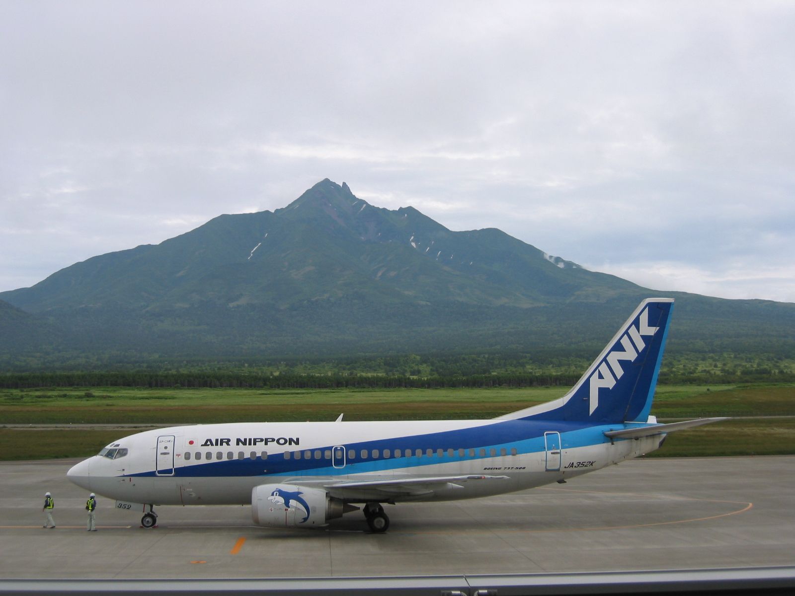 Boeing 737 400 Air Nippon Mountain Scenery Aircraft Wallpaper 2373