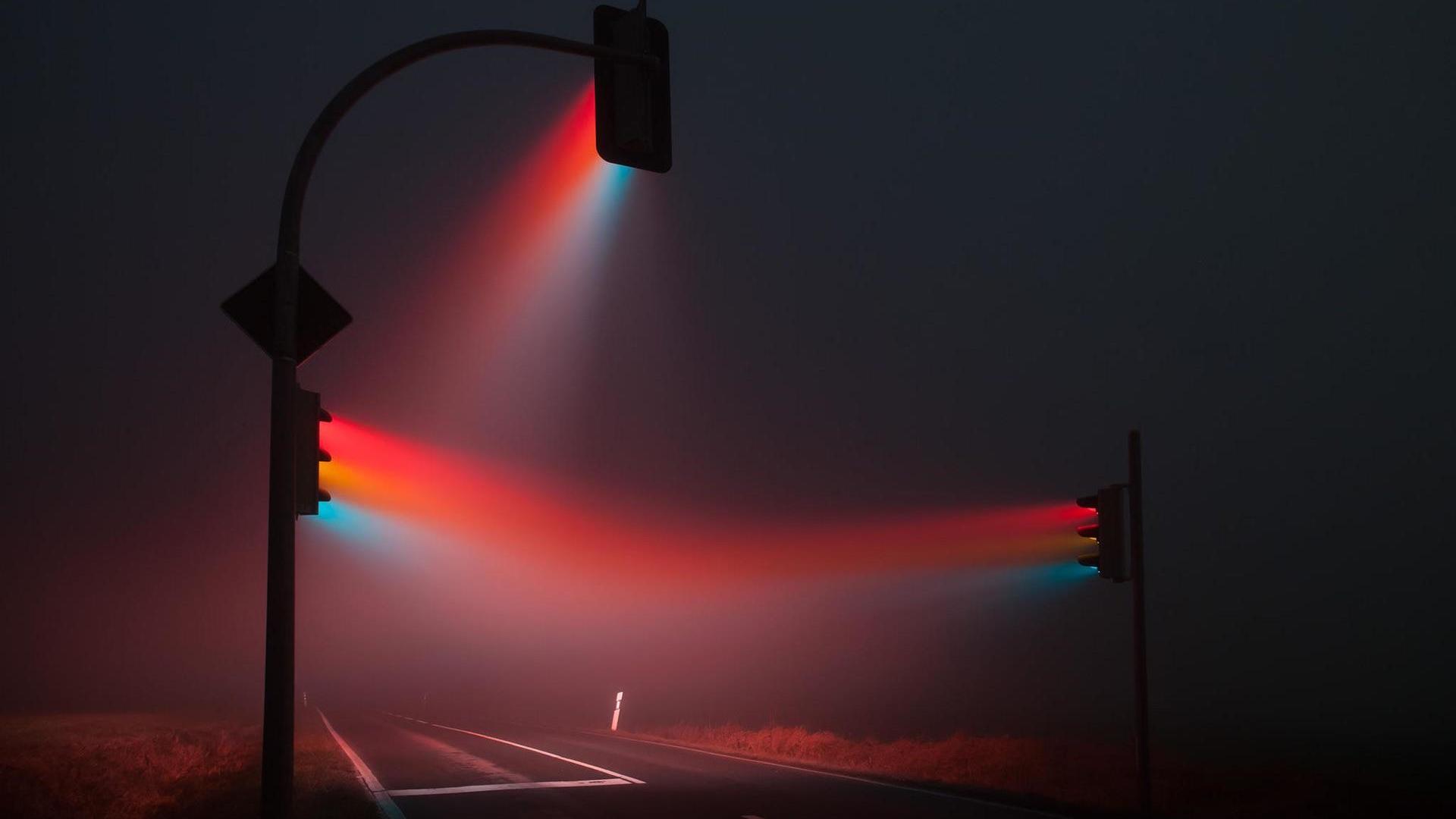 Traffic Lights in the Fog [1920x1080]