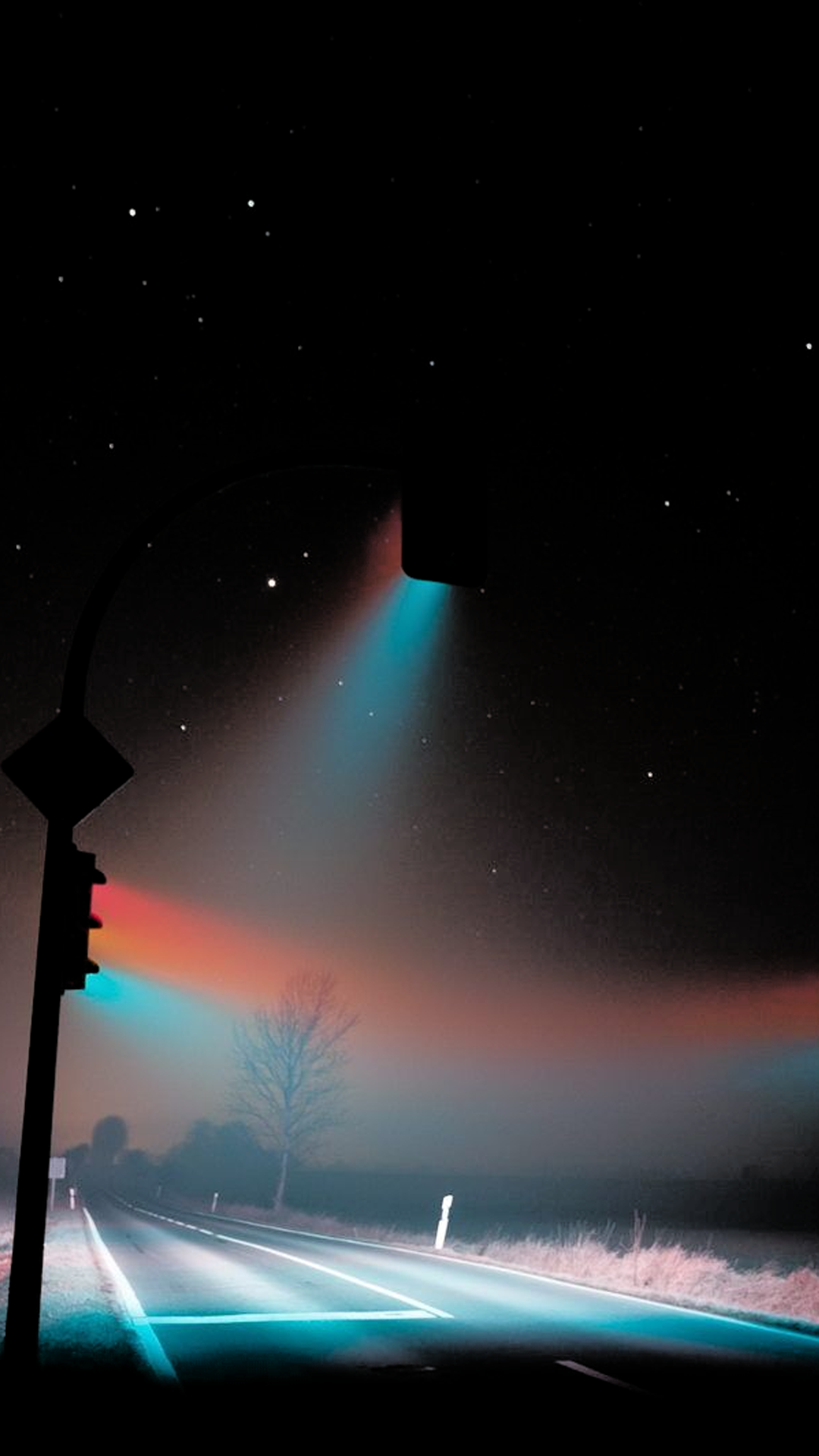 Inspired By This Photo Showing Up Regularly On Reddit, I Present The Long Exposure Traffic Lights Wallpaper! [1080x1920]