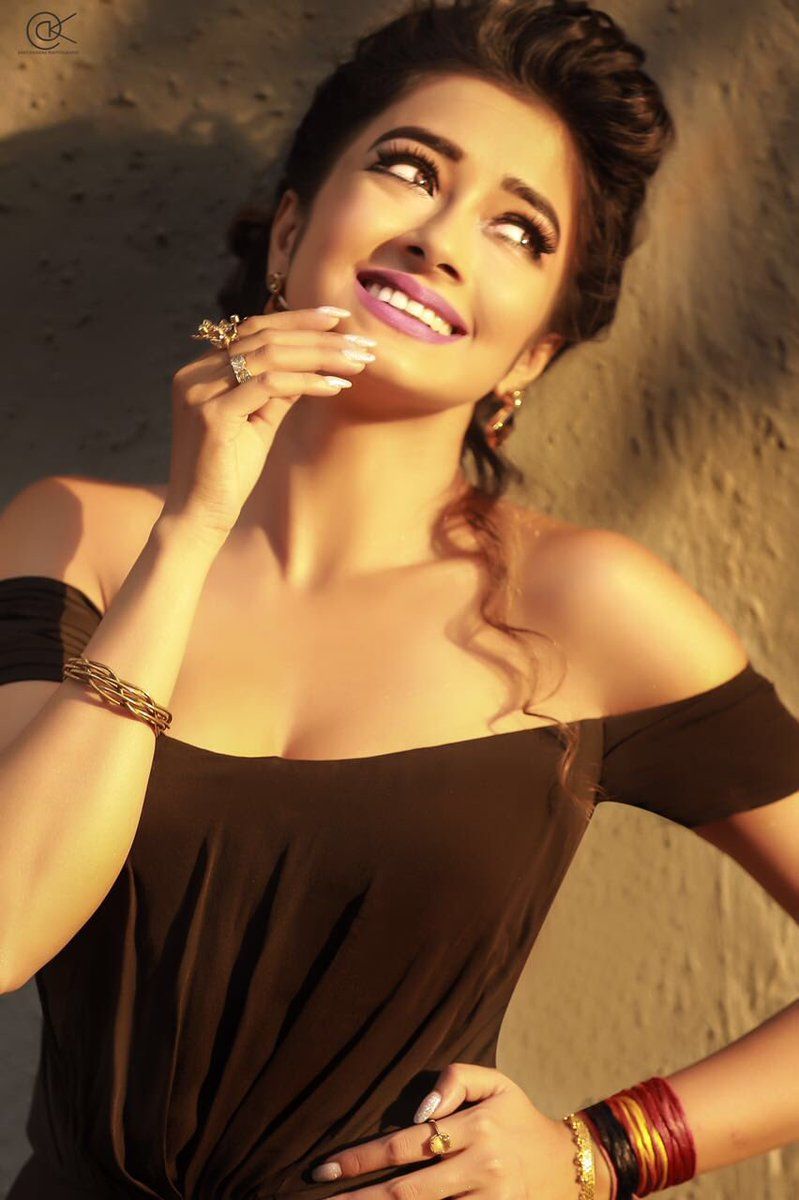 Tinaa Dattaa each day with your favourite lipstick and a beautiful smile