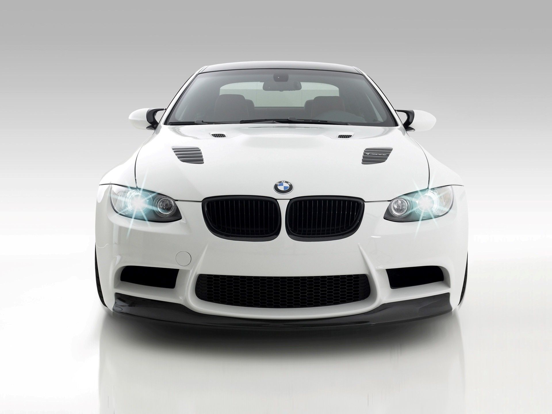White BMW GTS3 Cars Wallpaper