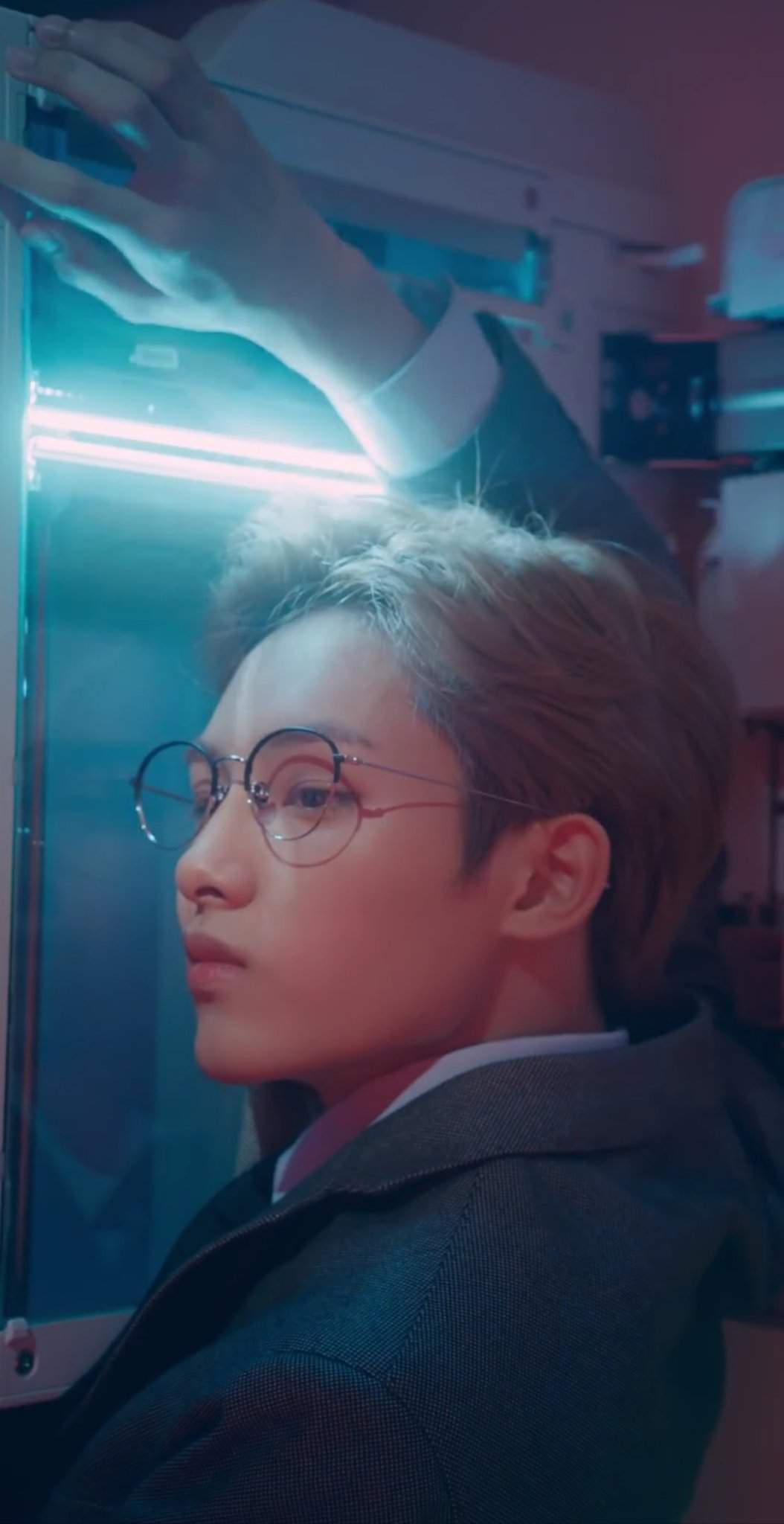 Some Sort Of Random Screenshot To Wallpaper In Nct 127's Irregular Office. NCT (엔시티) Amino