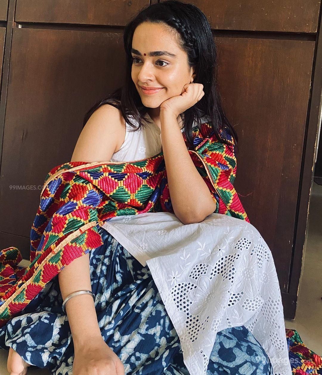 Apoorva Arora Hot HD Photo & Wallpaper for mobile, WhatsApp DP (1080p) (1080x1255)