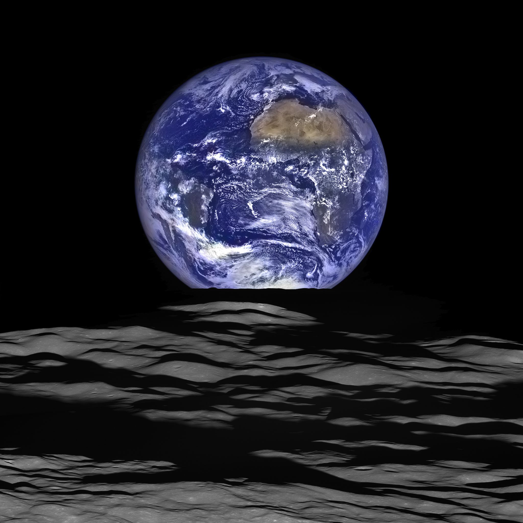 NASA Releases New High Res Earthrise Image