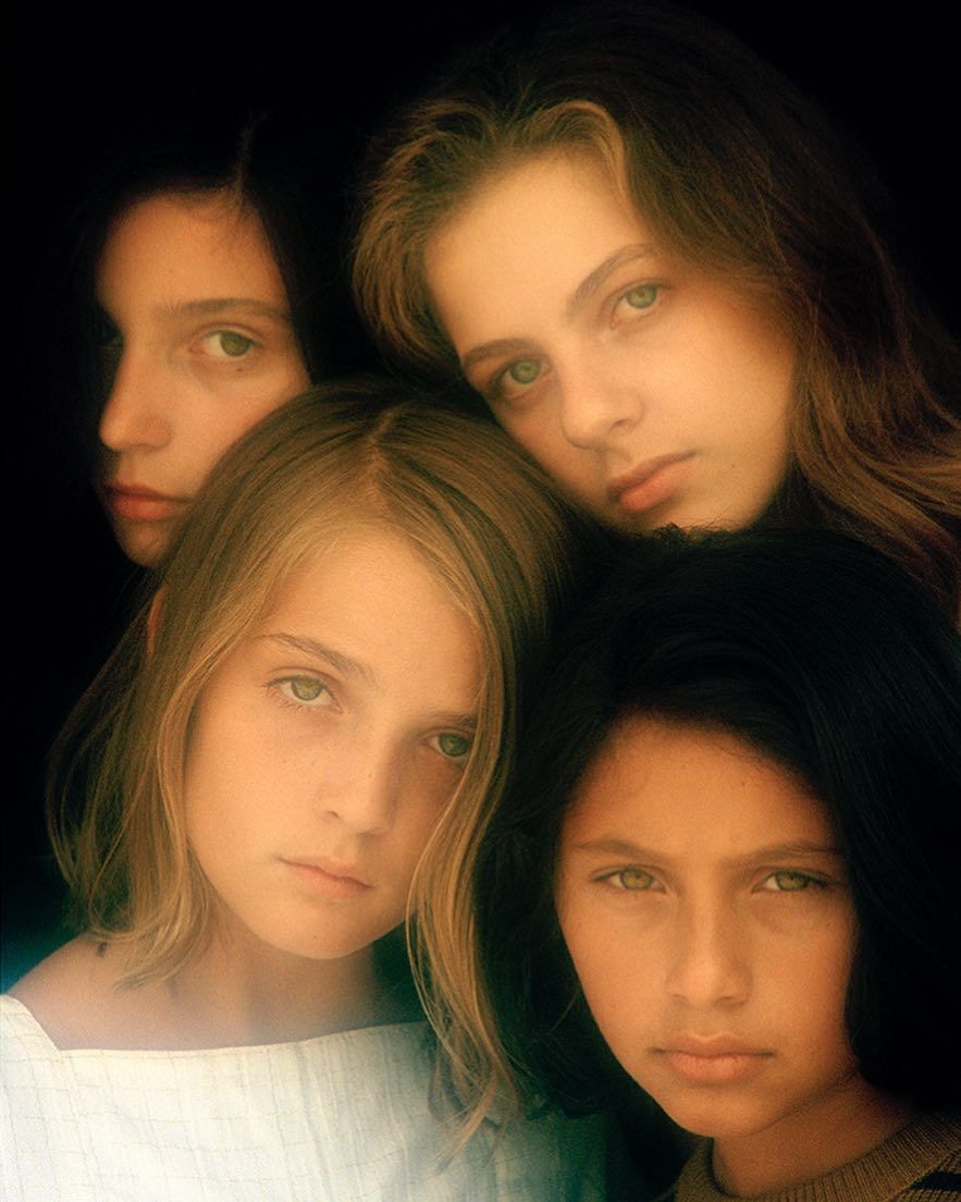 Shot the beautiful Italian girls of new show. Hbo, New shows, Friend picture poses