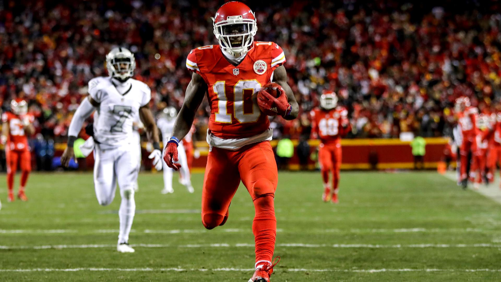 Kansas City Chiefs' Tyreek Hill dishes on his speed, revamped offense