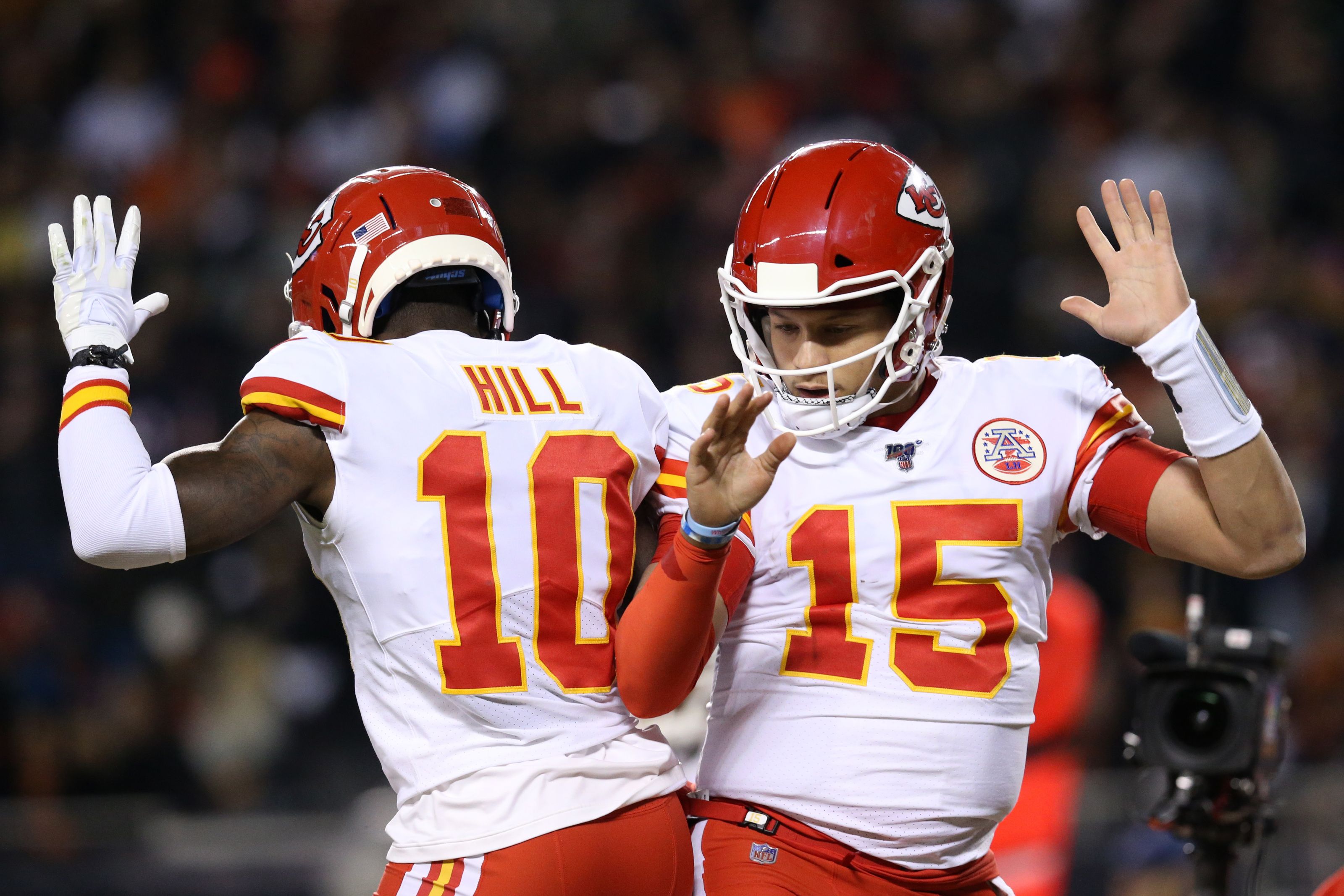 Patrick Mahomes trolls Tyreek Hill for losing a step with playful tweet