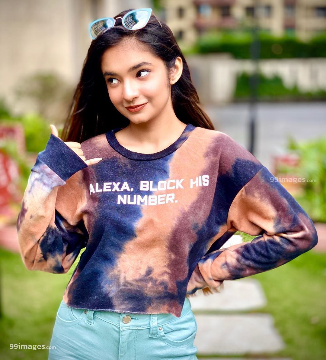 Anushka Sen Hot HD Photo & Wallpaper for mobile (1080p) # anushkasen #actress #dancer. Stylish girls photo, Celebrity casual outfits, Stylish girl pic
