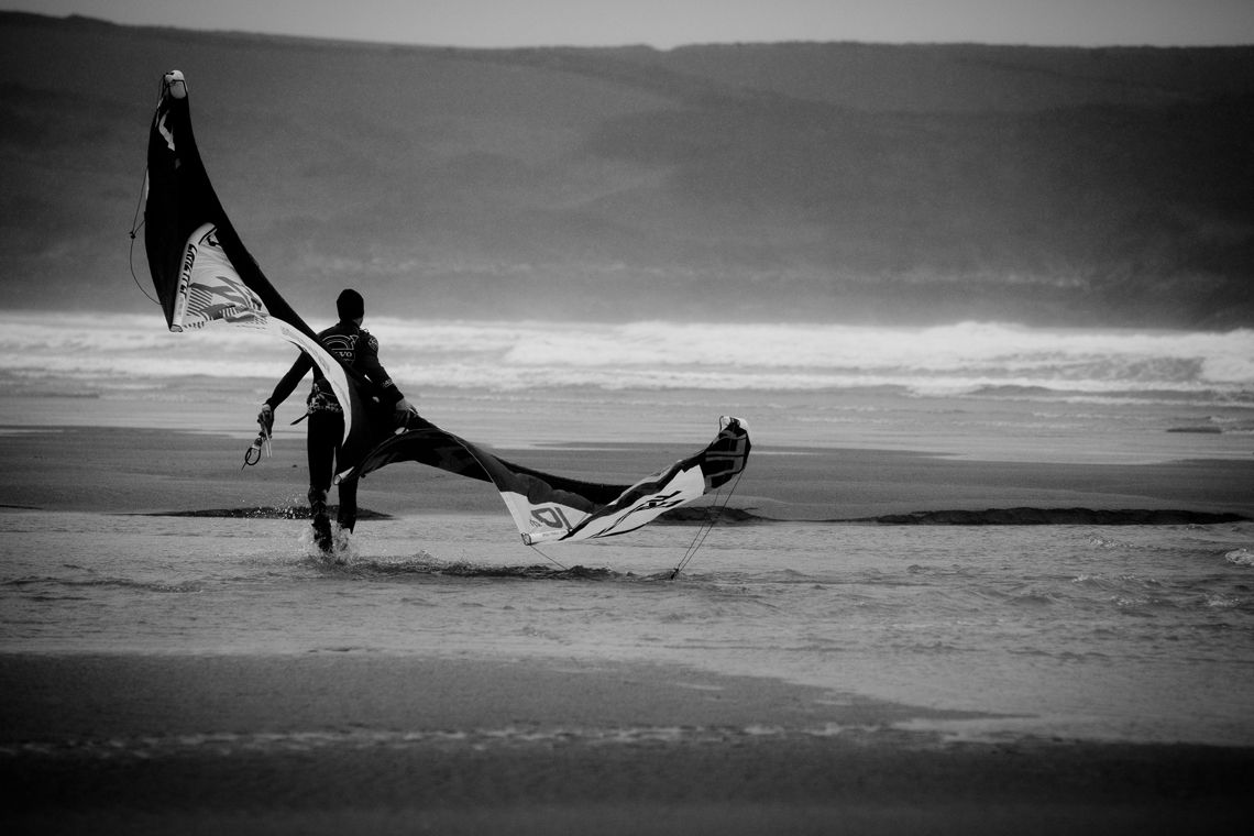 Freeride kitesurfing wallpaper: Could this be a Walk of Shame?