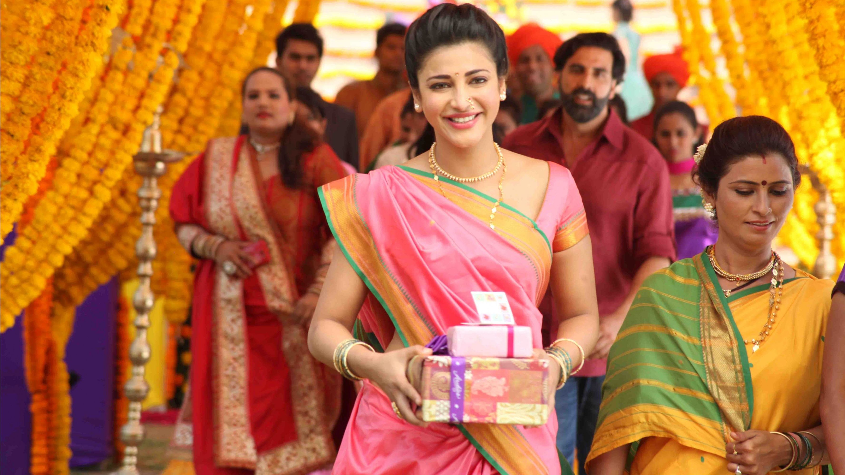 Shruti Haasan As Shruti Gabbar Is Back 2015 Wallpaper