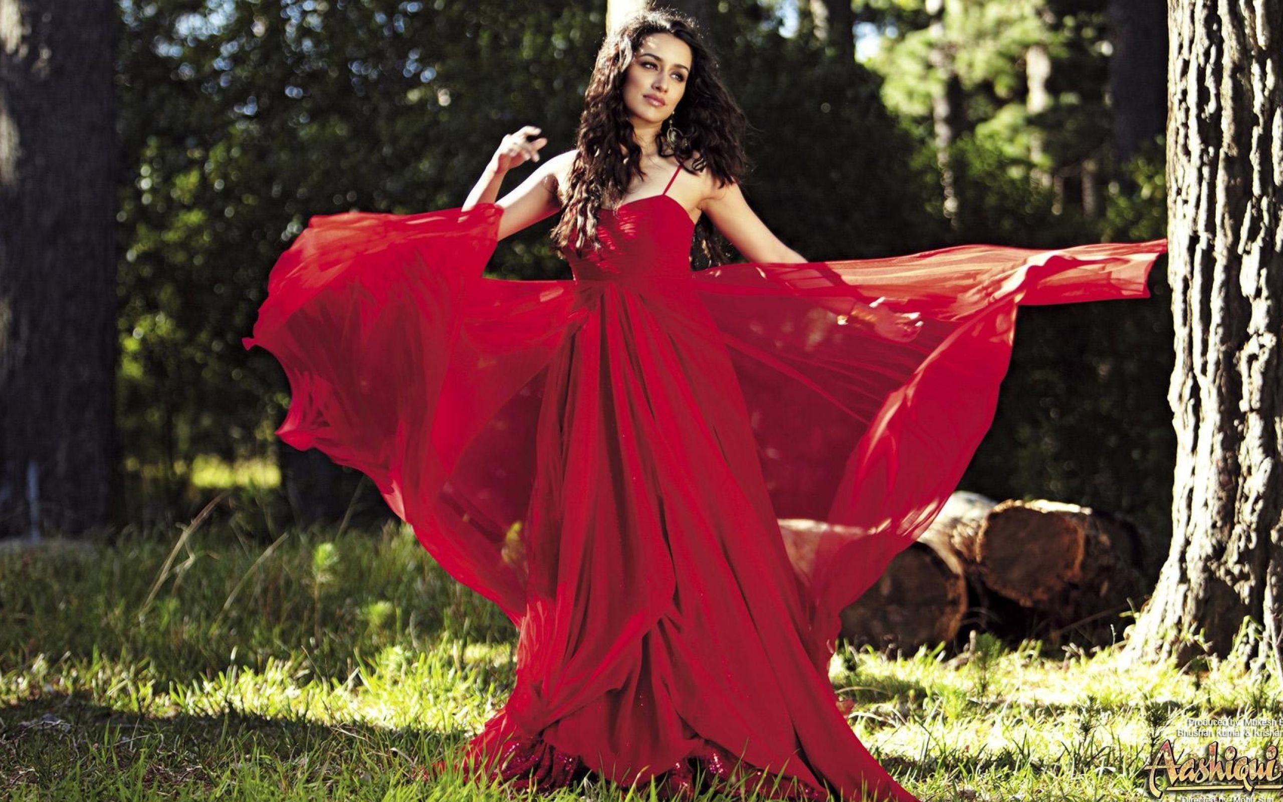 Shraddha Kapoor In Red 2560x1600 Resolution Wallpaper, HD Indian Celebrities 4K Wallpaper, Image, Photo and Background