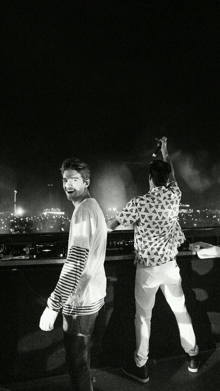 THE CHAINSMOKERS: Andrew Taggart and Alex Pall ❤❤❤ #blackandwhite. Chainsmokers concert, Chainsmokers, The chainsmokers wallpaper