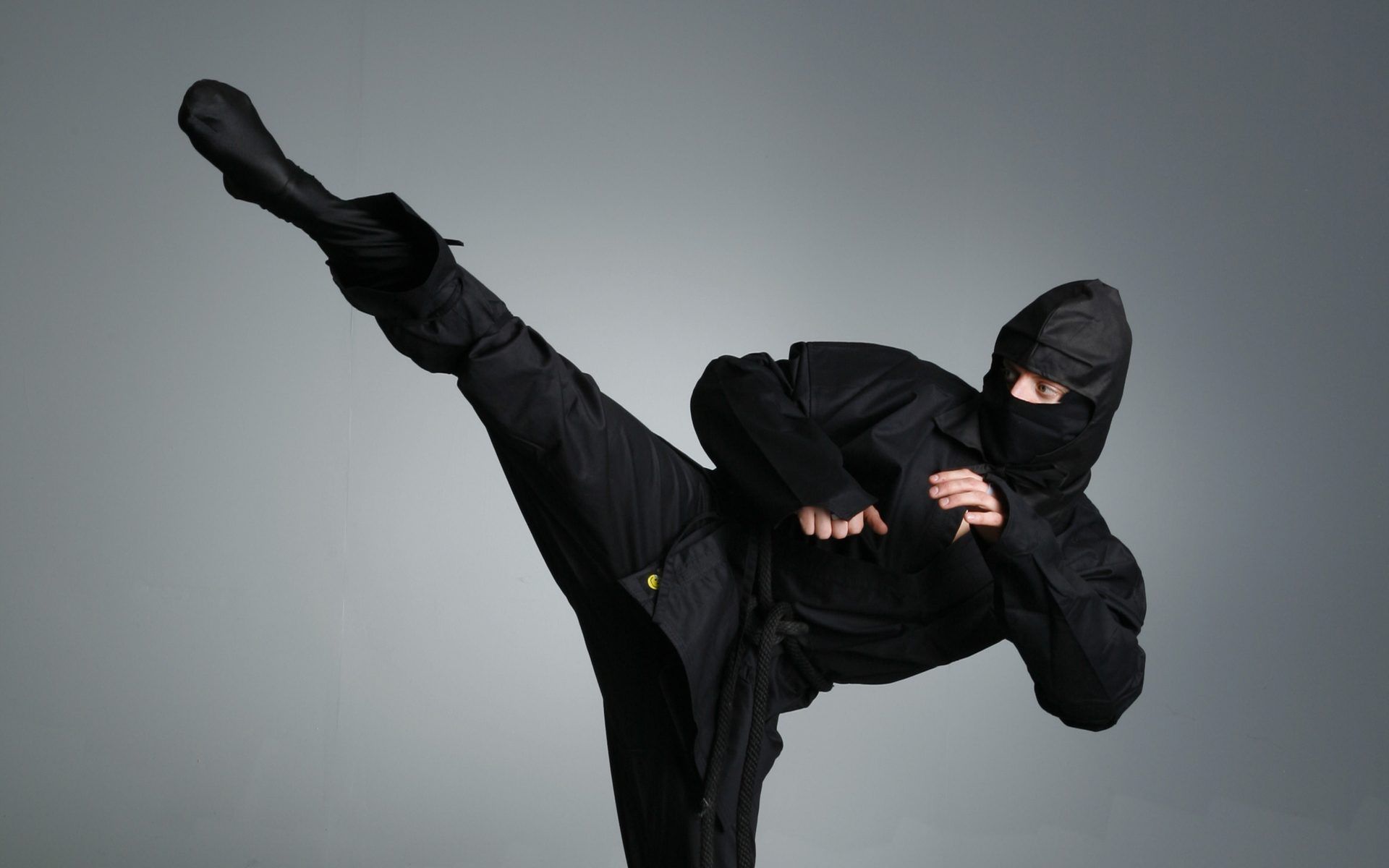 Beautiful desktop wallpaper of black ninja suit, picture of mask, kick