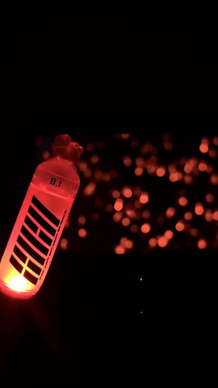 Pin oleh Alinn di iKON. Ikon, Konser, Wallpaper ponsel