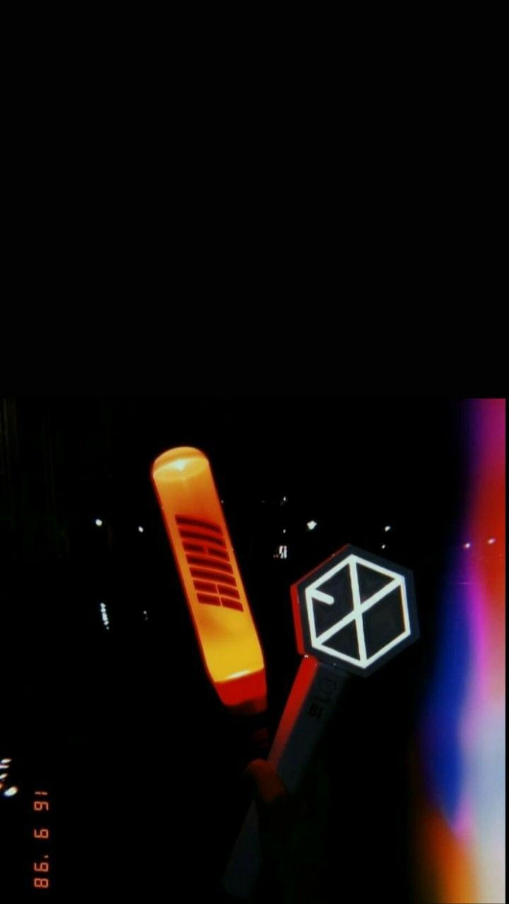 EXO iKON Lighstick Wallpaper. Wallpaper ponsel, Kpop, Exo