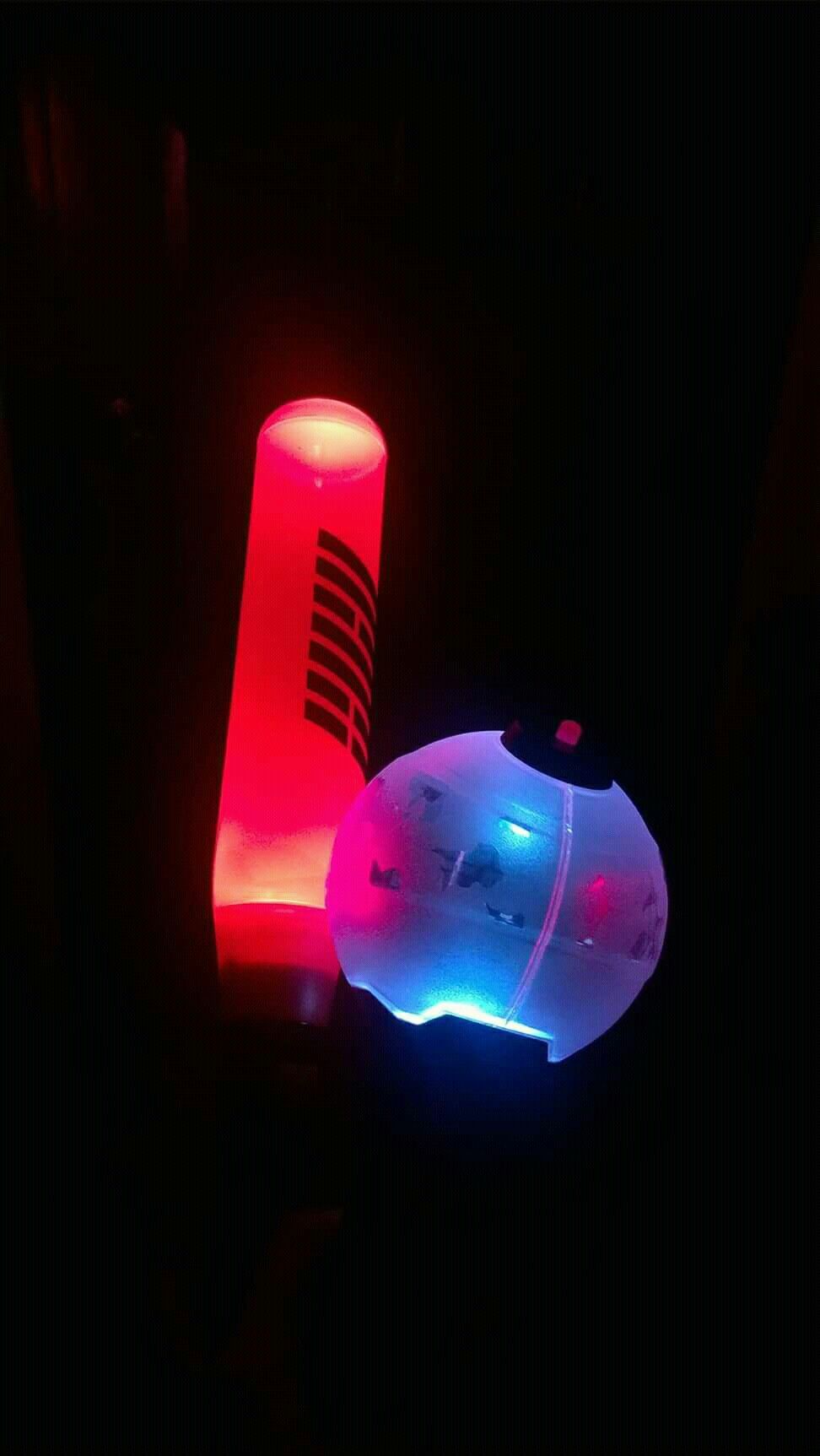 Pin oleh Babyblue 21 di Kpop light sticks di 2020. Fotografi, Ikon, Kpop