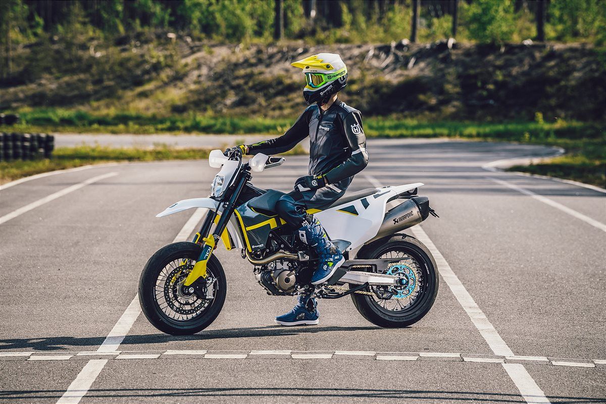 HUSQVARNA MOTORCYCLES' 701 SUPERMOTO AND 701 ENDURO 2020 MODELS HIT DEALER FLOORS