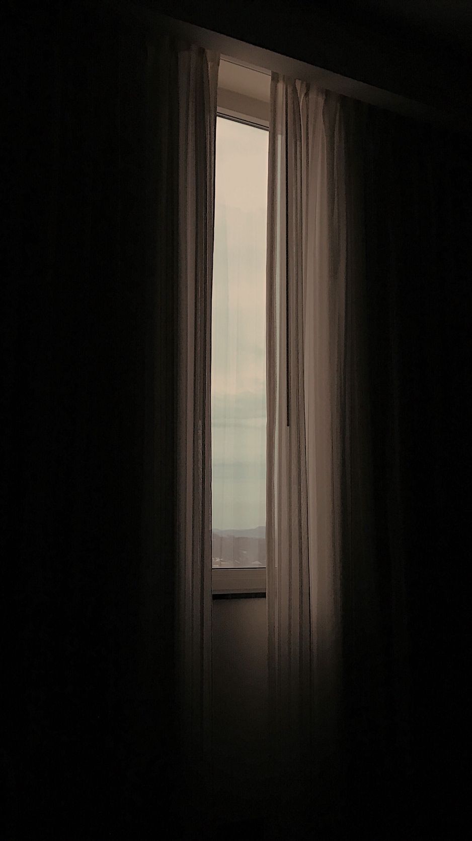 Download Wallpaper 938x1668 Window, Curtains, Night Iphone 8 7 6s 6 For Parallax HD Background