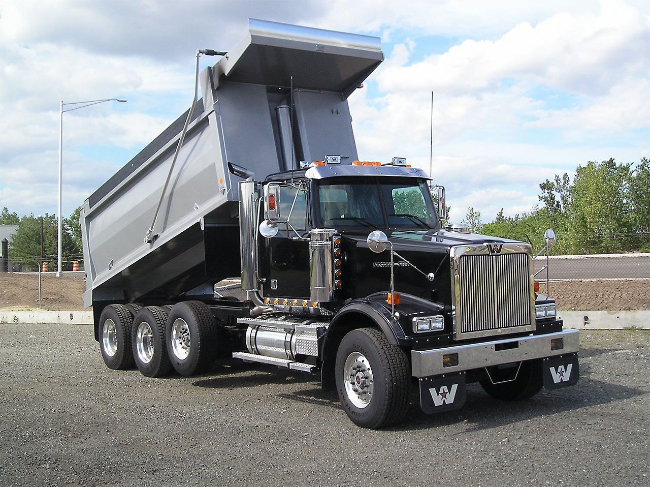 Western Star Dump Truck picture. Western Star photo gallery