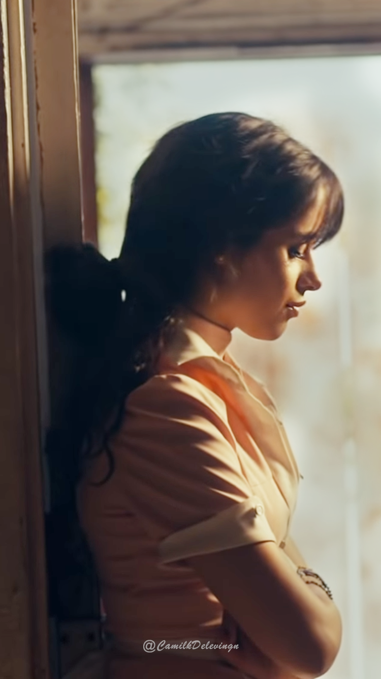 Camila Cabello wallpaper // lockscreen // señorita music video // Twitter: CamilkDelevingn en 2020. Camila cabello, Camila cabello wallpaper, Cabello