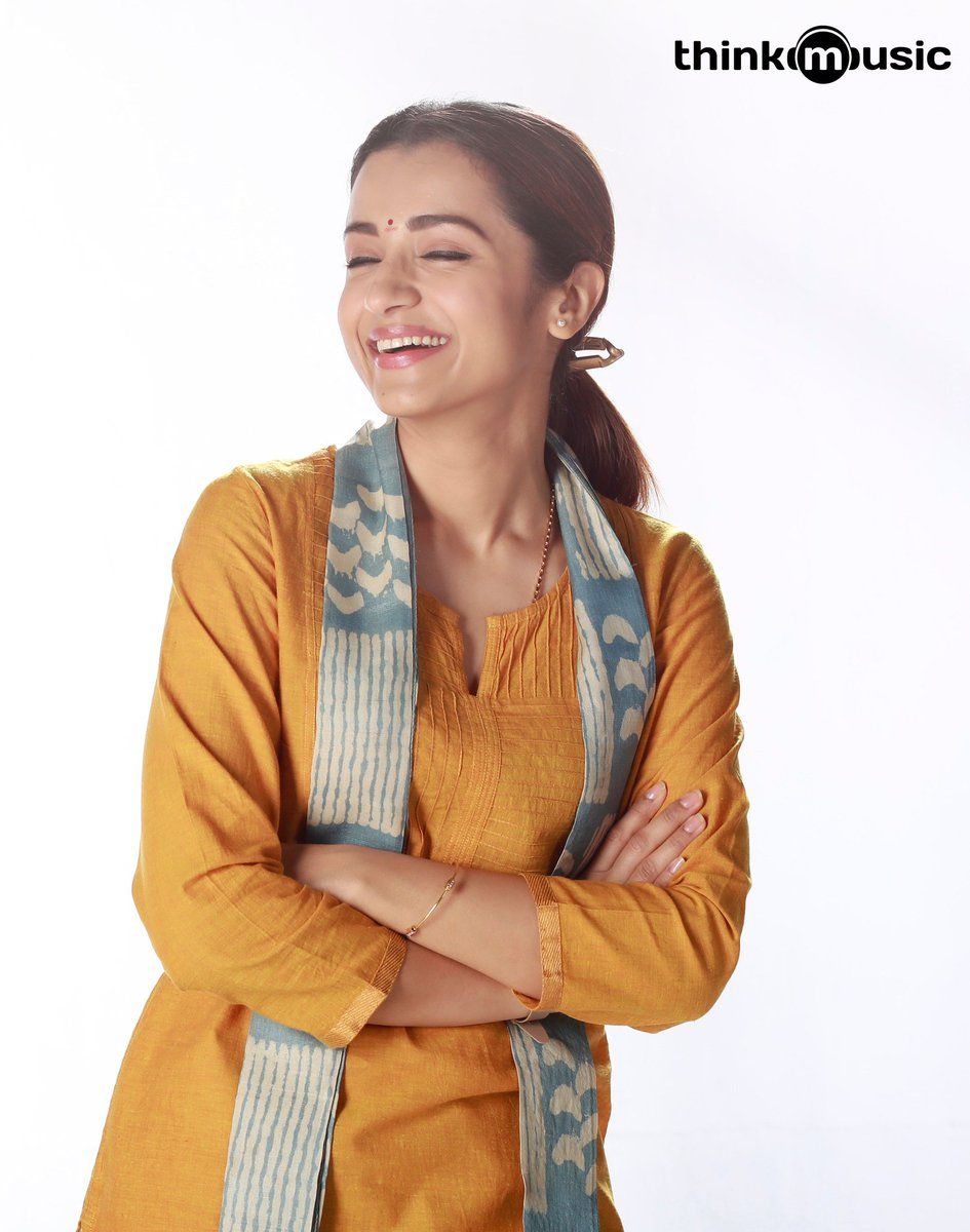 Trisha Photohoot from 96 Film Movie Updates, Movie Promotions, Branding Online and Offline Digital Marketing Services