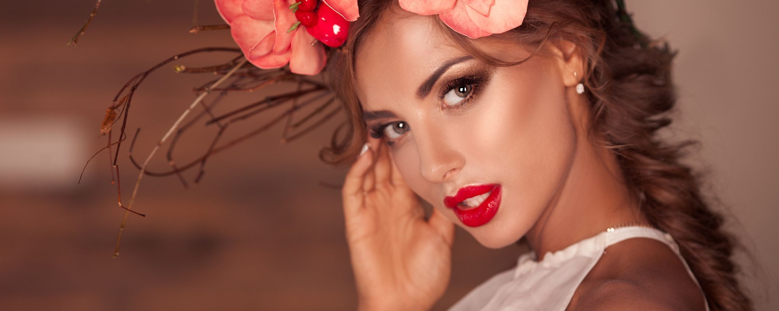 Desktop Wallpaper Blonde, Red Lips, Girl, Flowers Crown, HD Image, Picture, Background, Czesby