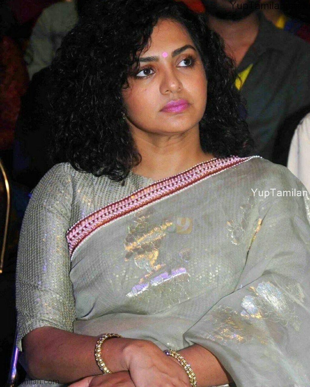 Parvathy Menon Hottest Saree Picture Beautidul Saree Wearing Stills