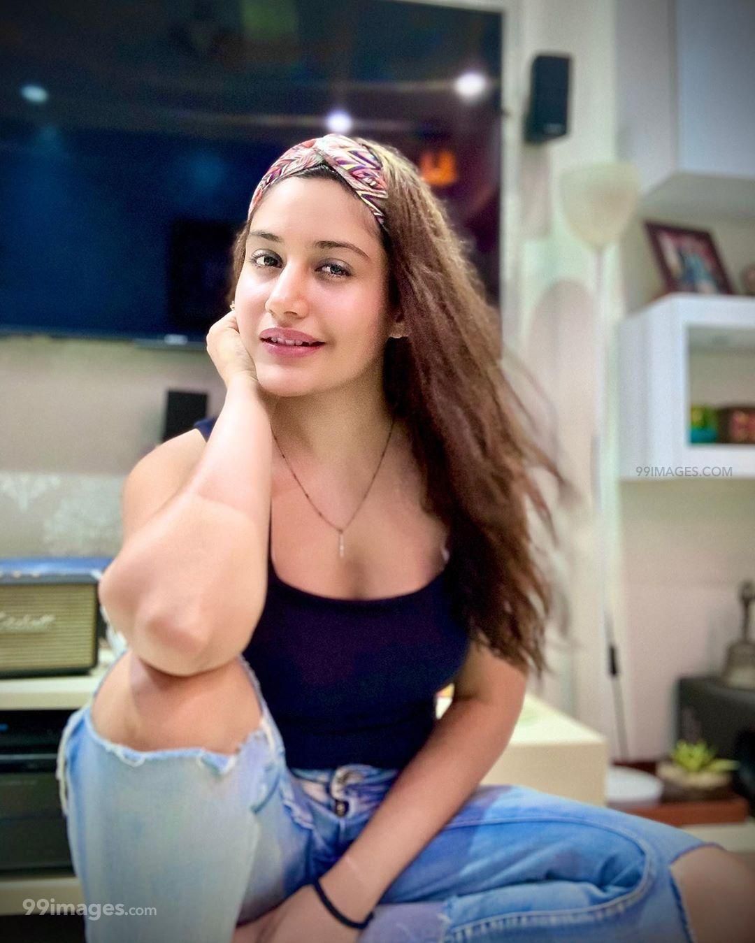 Surbhi Chandna HD Wallpaper (Desktop Background / Android / iPhone) (1080p, 4k) (1080x1349)