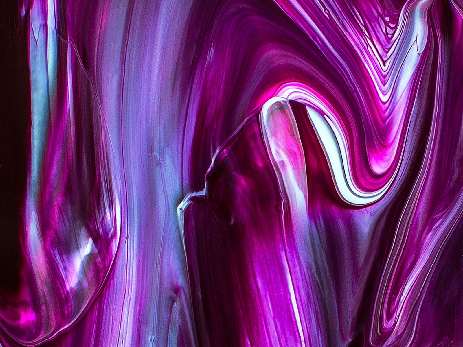 Download wallpaper 1600x1200 paint, drips, lines, lilac, bright standard 4:3 HD background