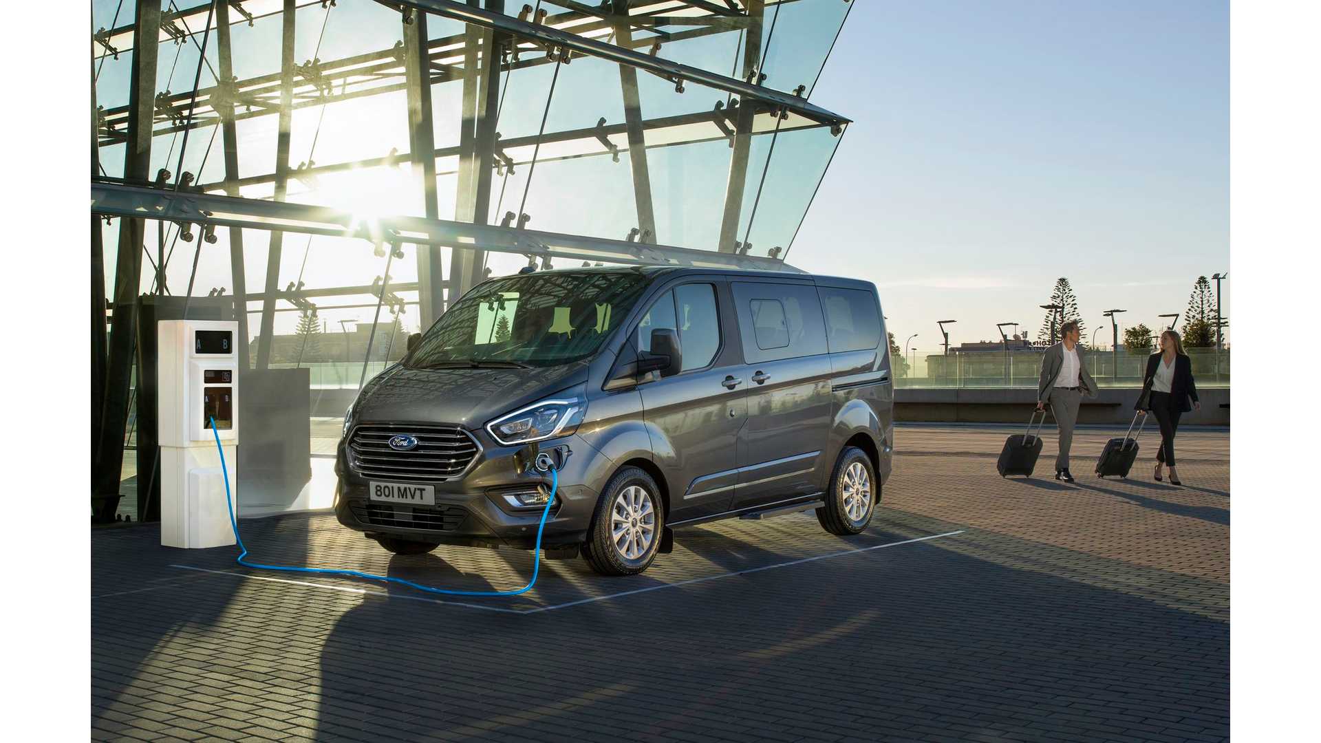 Ford Tourneo Custom Plug In Hybrid Van To Launch In Late 2019