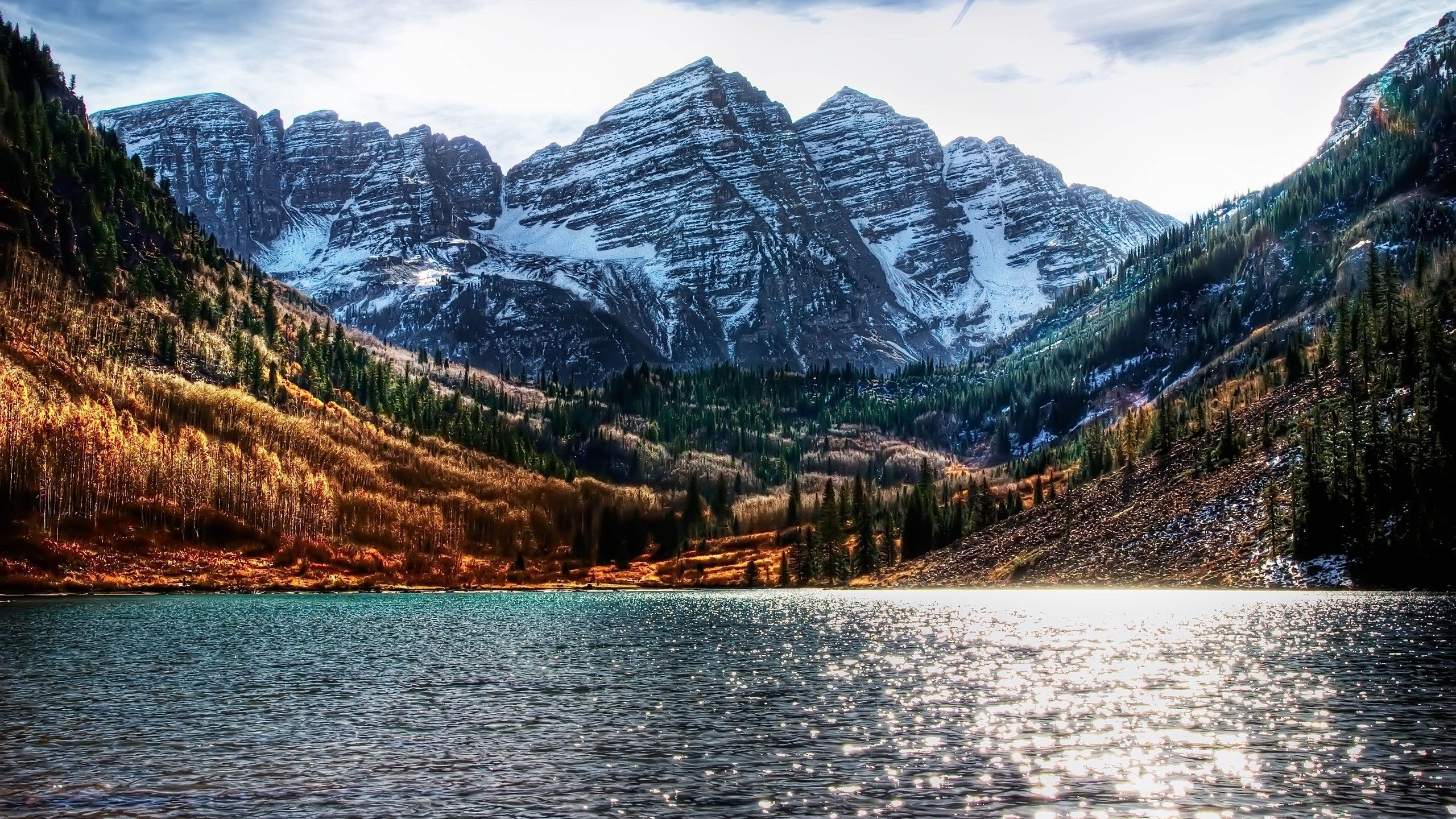 Download 2560x1440 Maroon Bells and Crater lake wallpaper